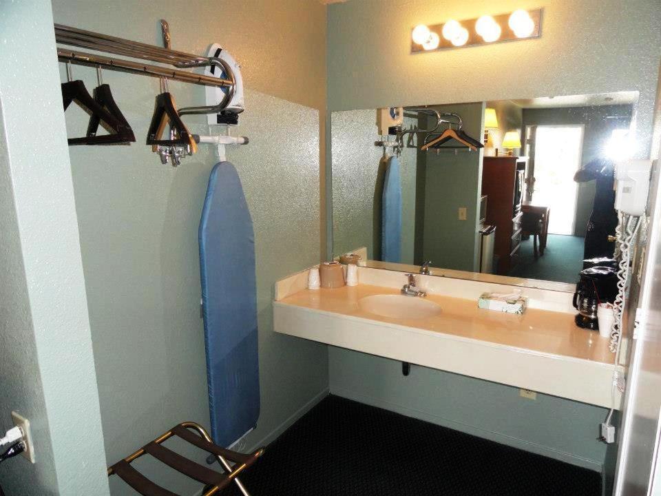 Atwater Applegate Inn מראה חיצוני תמונה
