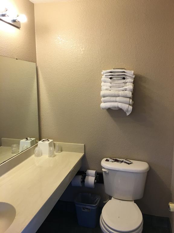 Atwater Applegate Inn מראה חיצוני תמונה